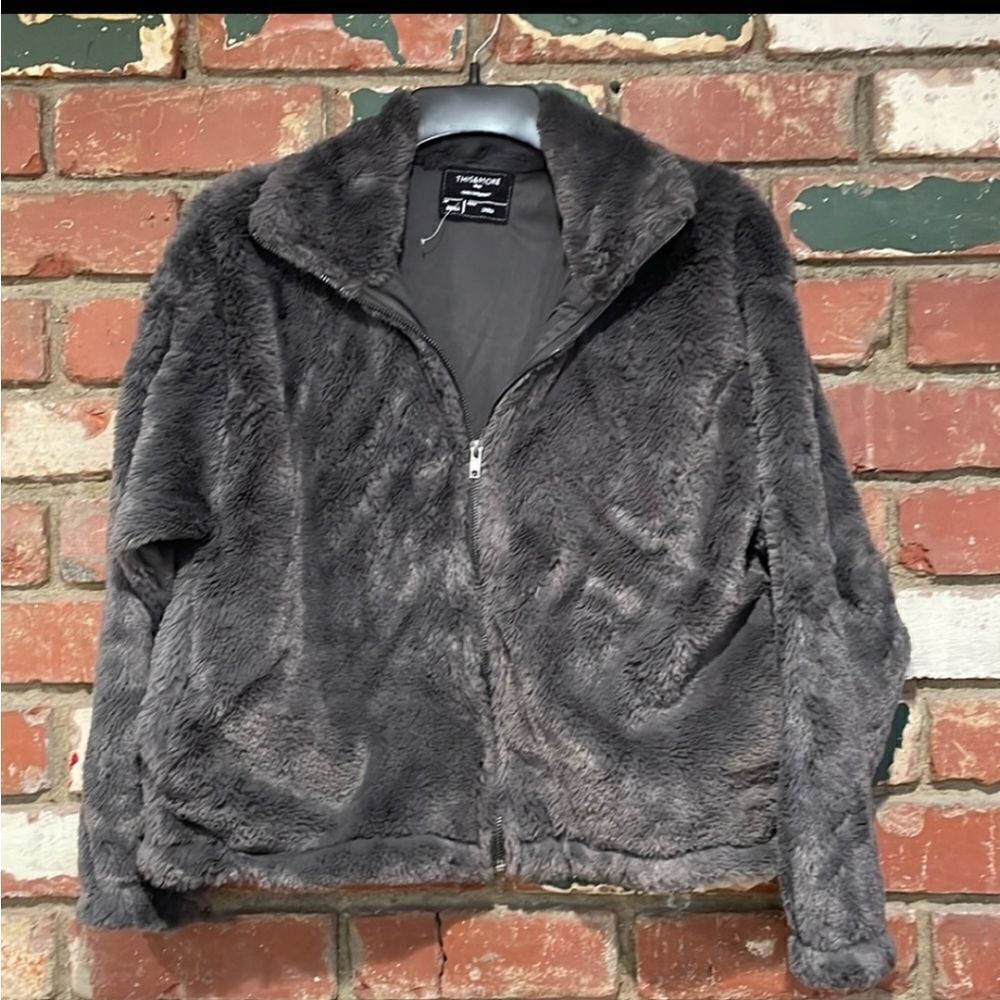 NWOT   This & More Gray Faux Fur Zip up Jacket Size Small